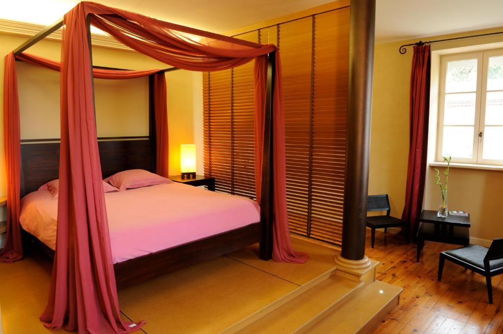 Logis De Nantas Bed & Breakfast Saint-Jean-Bonnefonds Стая снимка